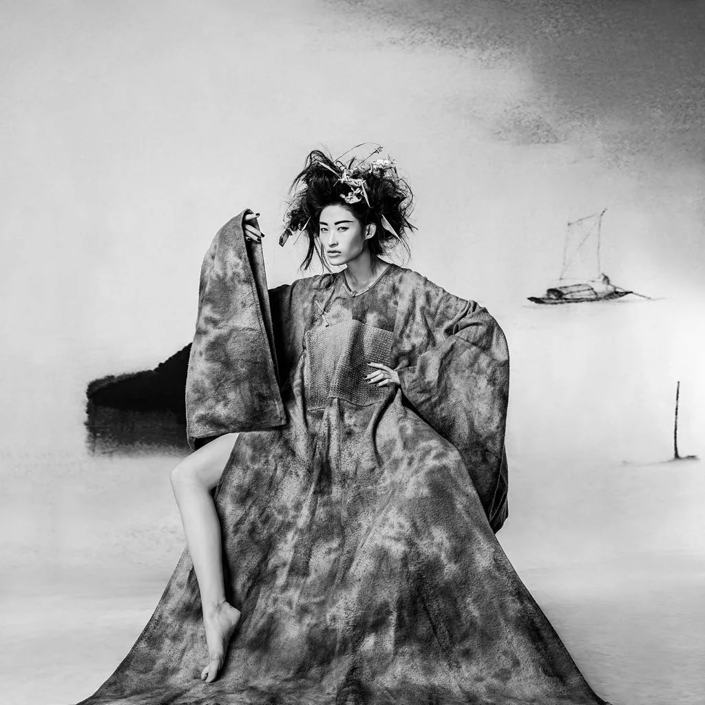 《中国商业摄影》封面摄影师:黑光教育何连海