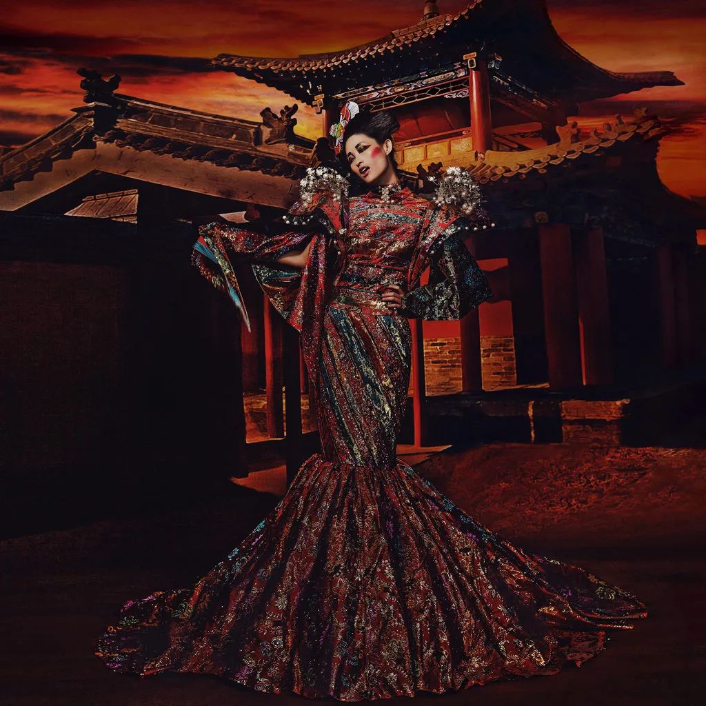 《中国商业摄影》封面摄影师:黑光教育何连海